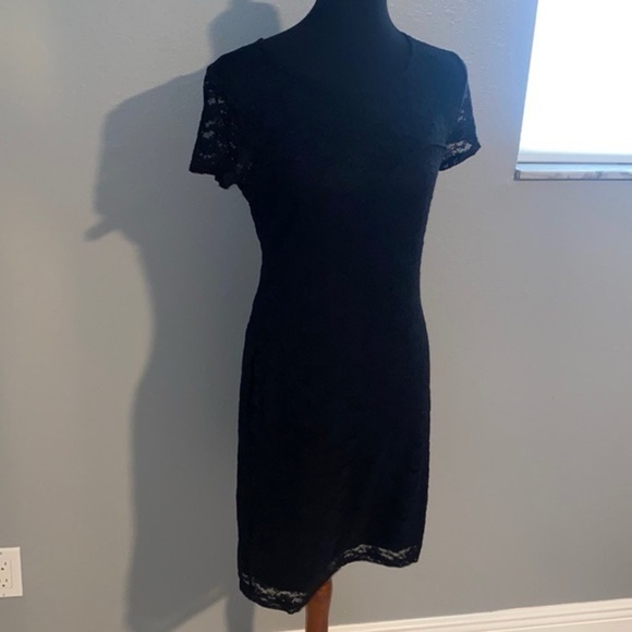 Black Lace Short Sleeved Dress size medium - Picture 8 of 14